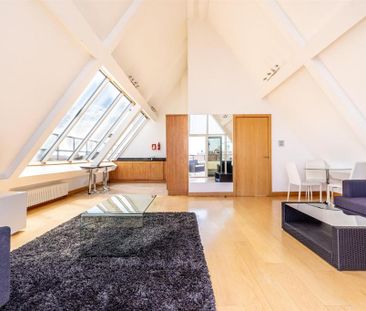 2 bedroom penthouse to rent - Photo 3