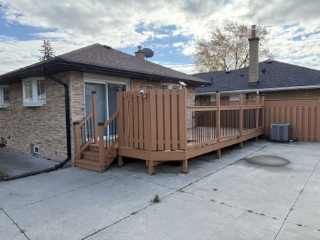 For Lease - 2 Mackinac Crescent, Toronto, Ontario - Photo 4