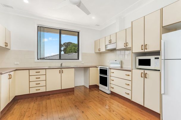 VILLA IN PRIME LOCATION ! - Photo 1