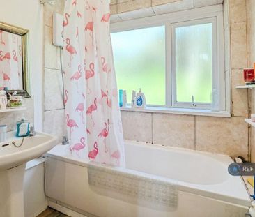 3 bedroom detached house to rent - Photo 5