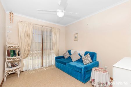 Well Maintained Family Home! - Photo 2