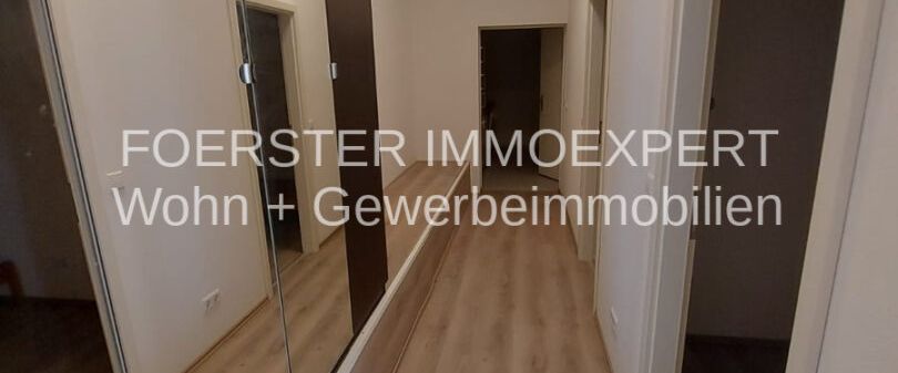 Loft, Platz für Firmenmitarbeiter o. Wohngemeinschaft mit Werkstatt/Lager/Loft PF-N im EG - Photo 1