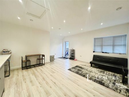 2 bedroom apartment to rent Cornwalls Meadow, Buckingham, Buckinghamshire, MK18 - Photo 2