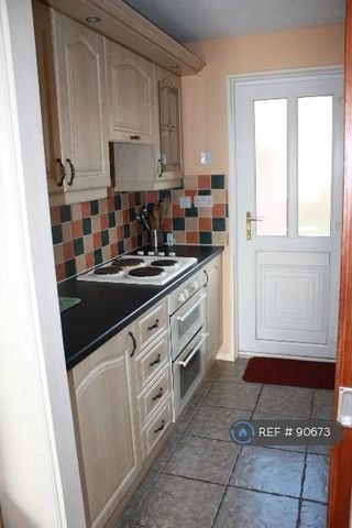 1 bedroom semi-detached house to rent - Photo 5