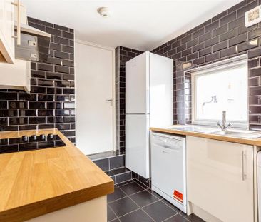 5 bedroom maisonette to rent - Photo 5