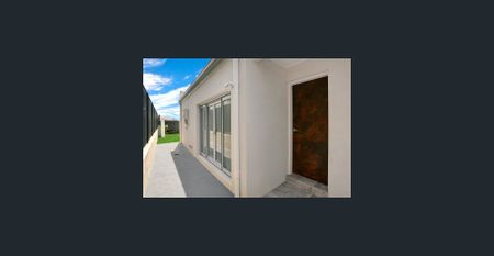 Contemporary Low-Maintenance Granny Flat in Prime Location - Photo 4