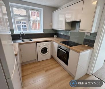1 bedroom flat to rent - Photo 2