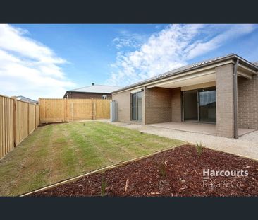 10 Illawara Drive, Mickleham, Vic 3064 - Photo 4