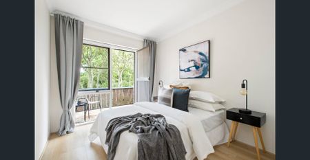 QUIET, PRIVATE OVER-SIZED APARTMENT IN CENTRAL SETTING - Photo 3