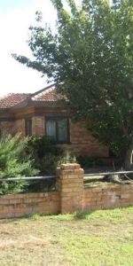 55 Macpherson Street - Photo 3