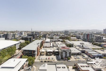 Fully Furnished executive style living in South Brisbane - Photo 5