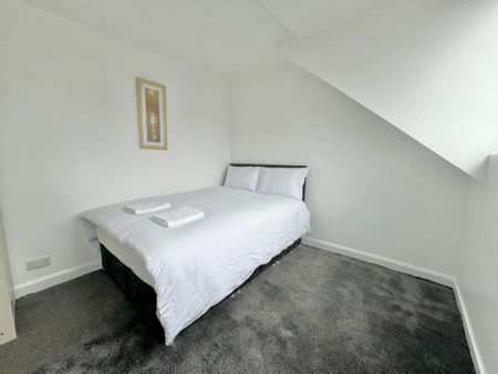 3 bedroom terraced house to rent - Photo 4
