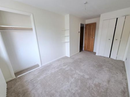 Claydon Road, Woking, Surrey, GU21 - Photo 4