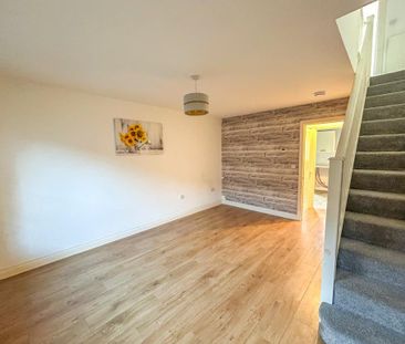 2 bedroom end of terrace house to rent - Photo 1