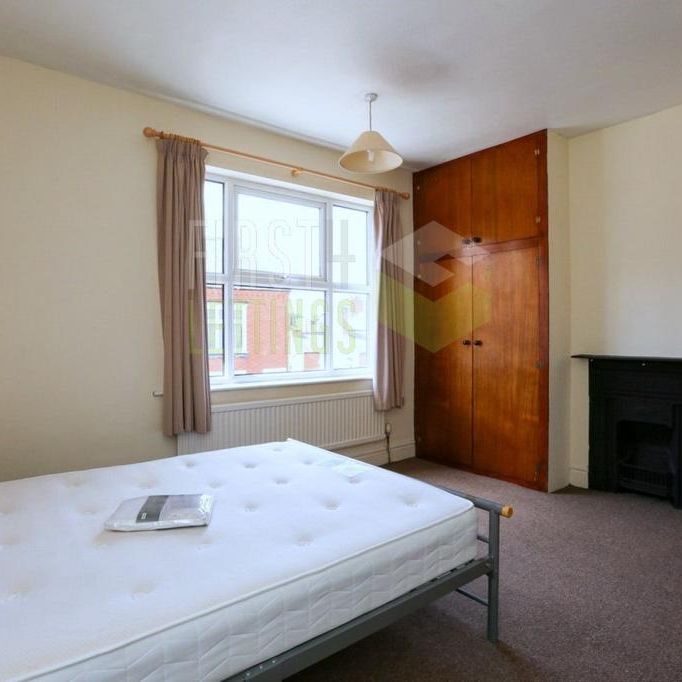 4 bedroom terraced house to rent - Photo 1