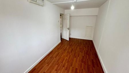 4 bedroom detached house to rent - Photo 5