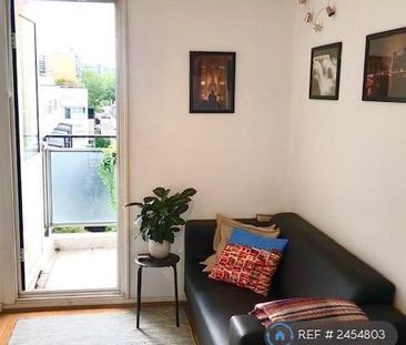 1 bedroom in a flat share to rent - Photo 1