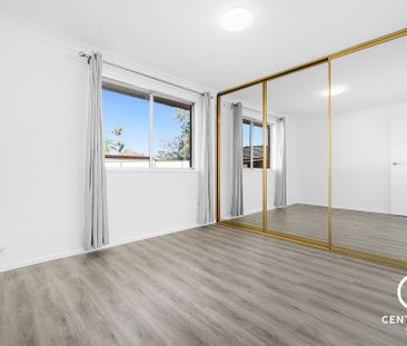 Renovated to Perfection – Your Next Home Awaits&excl; - Photo 5