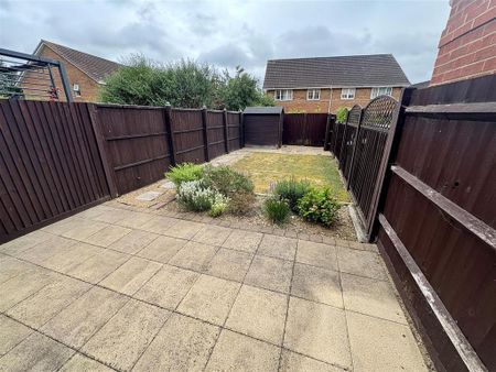 2 bedroom terraced house to rent - Photo 2