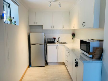 Waterfront, Fully furnished 1 Bedroom unit- Utilities included - Photo 5