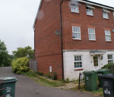 9 Wren Close - Kingfisher EstateLoughborough - Photo 2