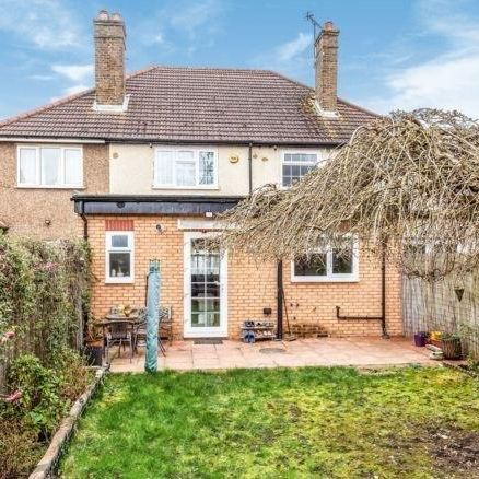 4 bedroom semi-detached house to rent - Photo 4
