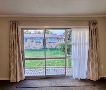 Newly refurbished unit. - Photo 3