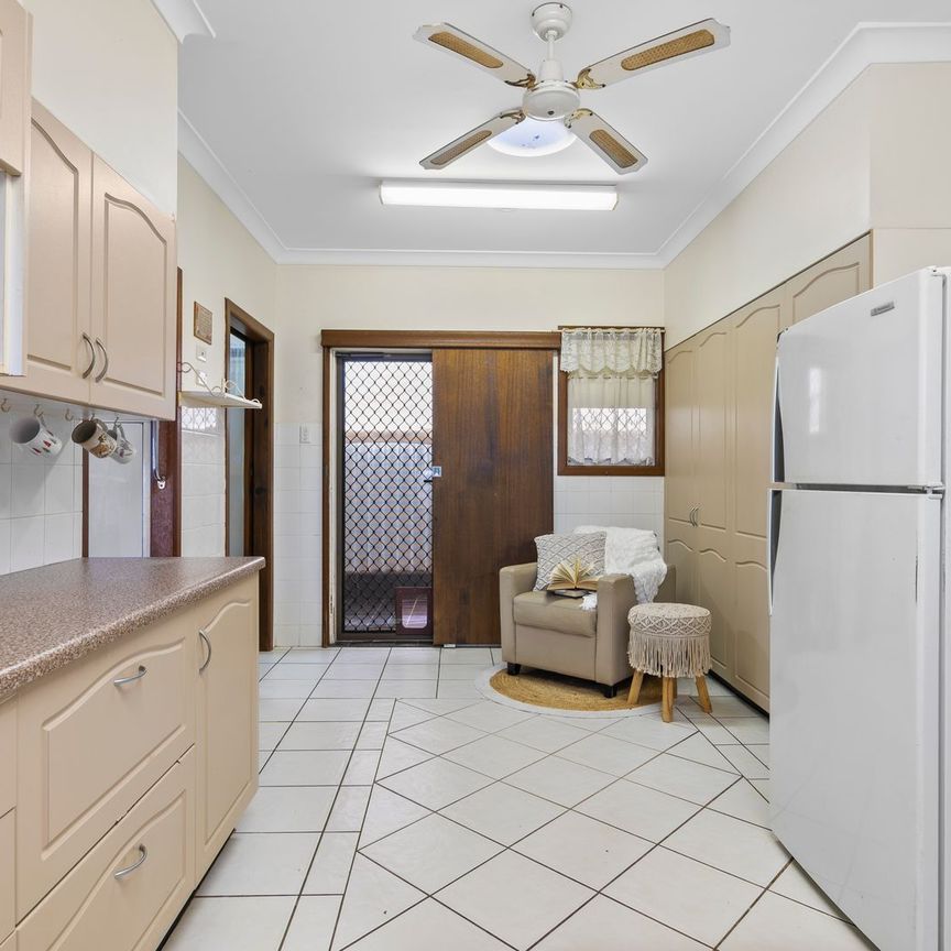 Family home tucked away on quiet South Grafton Street - Photo 1