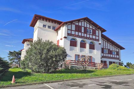 STUDETTE MEUBLEE A L ANNEE- ST JEAN DE LUZ - Photo 2