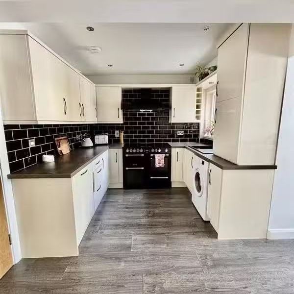 69 Moat Street, - Photo 1