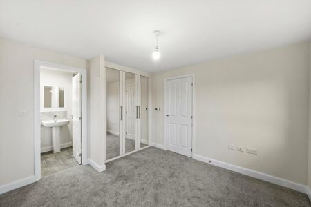 4 bedroom detached house to rent - Photo 4