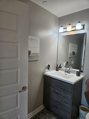 For Lease - 95 Dundas Street Unit# 116, Oakville, Ontario - Photo 1