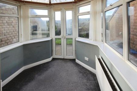 3 bedroom detached house to rent - Photo 2