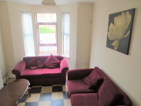 Great 5 Bedroom House, 6 Ava Avenue, BT73BN, Belfast - Photo 2