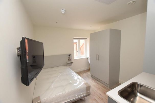 Studio to rent - Photo 1