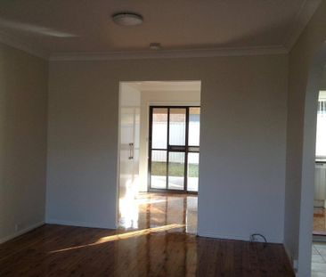 GREAT FAMILY HOME - Photo 3