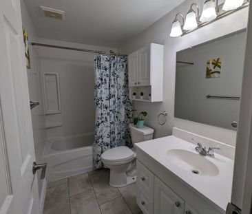 Semi-Detached Home For Lease | E8064400 - Photo 4