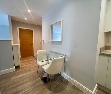 Guildgate House, High Street, Crowthorne, RG45 - Photo 5