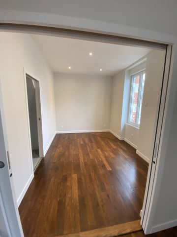 A LOUER - Bourges - Maison de 111.05 m² avec jardin et cave. - Photo 4