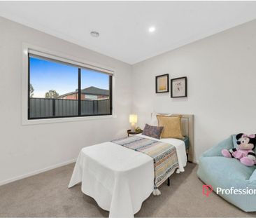 3 San Fratello Street, Clyde North VIC 3978 - Photo 4