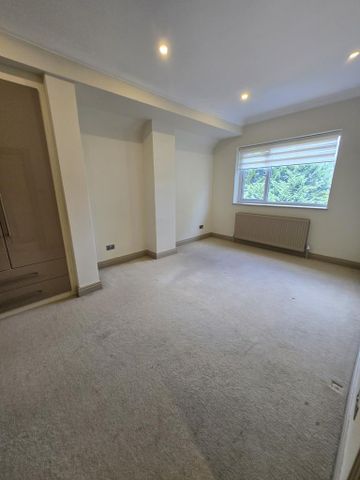 4 bedroom detached house to rent - Photo 2