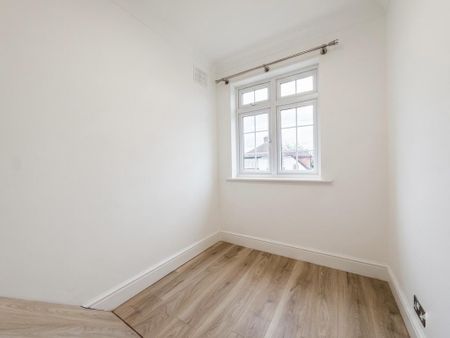 6 bedroom semi-detached house to rent - Photo 3