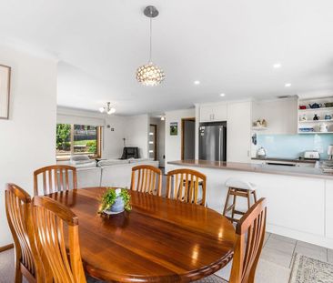 Quality Cambridge Home Offering Comfort and Convenience - Photo 2