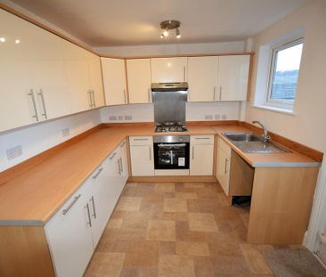 3 bedroom terraced house to rent - Photo 5