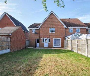 3 bedroom semi-detached house to rent - Photo 6