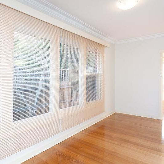 Charming 2-Bedroom Period Home - Photo 1