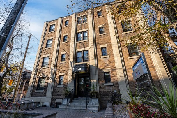 122 Dowling Avenue - Photo 1