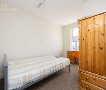 6 bedroom terraced house to rent - Photo 3