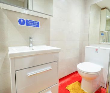 2 bedroom flat to rent - Photo 5