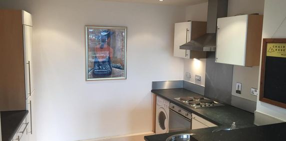 2 bedroom flat to rent - Photo 2